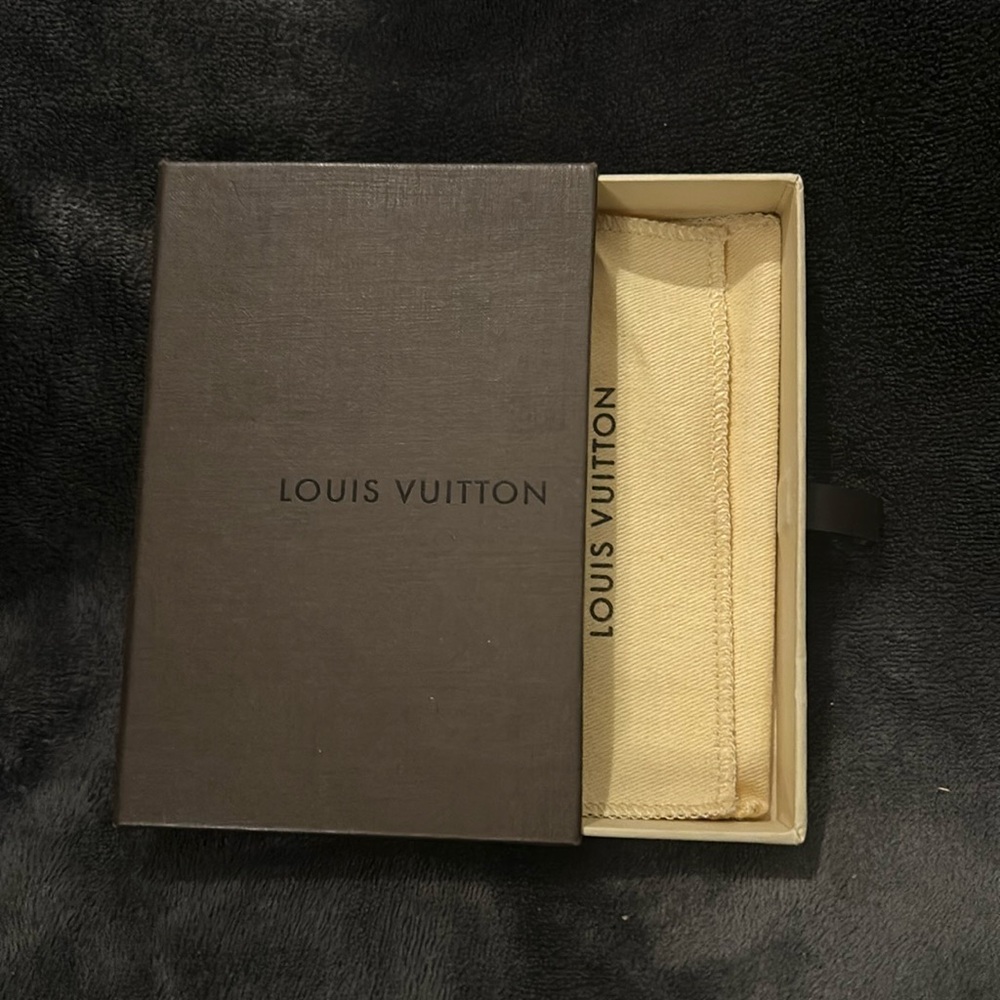 Louis Vuitton box/case with dust bag